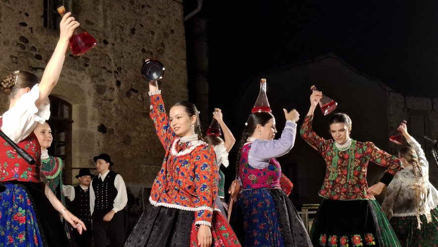 Εσπάλιον. Η Ουγγαρία στο ρυθμό των οξιτανικών παραδόσεων