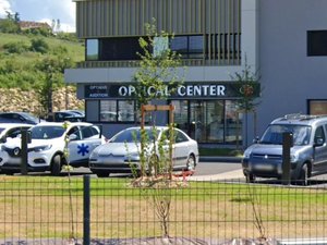 "Ils ont vidé la moitié du magasin" : après un braquage à la voiture bélier, cet opticien de l'Aveyron est victime d'un deuxième cambriolage six mois après