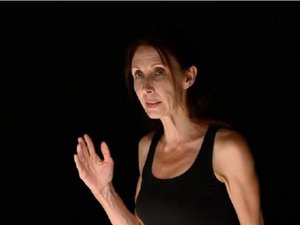 Insolite en Aveyron : du théâtre dans une chèvrerie pour "créer des moments de rencontre dans les territoires ruraux"