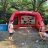 Le Tri au but : une manière ludique et conviviale de réviser les consignes de tri des déchets.