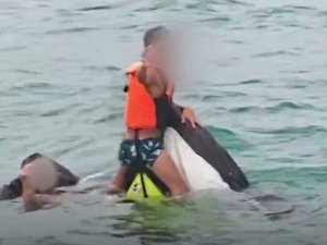"Nous les avons retrouvés épuisés" : leur jet-ski se retourne, un père français et ses enfants de 5 et 7 ans dérivent pendant 16 heures au large d'une île thaïlandaise