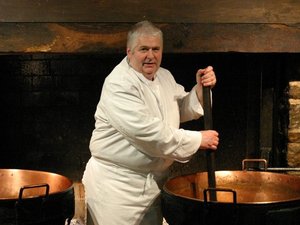 "Si tu en écoutes certains, bientôt on ne fera manger que de la m..." : en Aveyron, les 4 vérités de Carlou en forme d'homélie païenne
