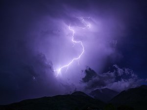 CARTE. Le retour des orages "localement forts" : 13 départements placés en vigilance dans la nuit de mercredi, ils seront 30 pour la journée de jeudi