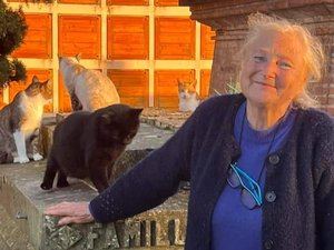 Elle a des centaines de milliers d'euros d'héritage bloqués et vit à 75 ans dans une maison insalubre près de la préfecture de ce département d'Occitanie