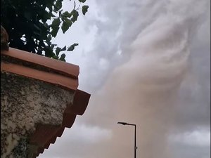 VIDÉOS. "Des maisons ont disparu" : les images hallucinantes de la tornade qui fait des ravages dans l'Aude