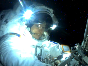 "J'ai A-D-O-R-É travailler dans le vide spatial" : comment suivre en direct la nouvelle sortie hors de l'ISS de Sophie Adenot ce mardi ?