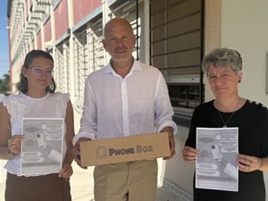 "C'est une bonne mesure au niveau pédagogique qui impose un timing très serré" : en Aveyron, les lycées font face au défi de l'interdiction du téléphone