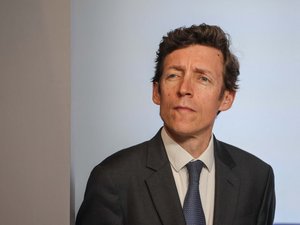 INTERVIEW. Cyberattaque, téléphone portable interdit au lycée, abandon de l'uniforme... Le ministre de l'Éducation à l'épreuve de la rentrée scolaire