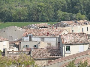 "Pas question que quelqu'un profite du malheur des gens" : la gendarmerie veille pour éviter les pillages dans les maisons dévastées par une tornade à Pomas