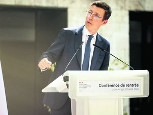 "Un cap à tenir dans la durée" : hausse du niveau des élèves, portables, concours général, exclusions... Édouard Geffray pose les priorités de rentrée au collège