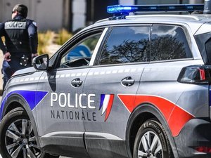 Découverte saisissante : 58 migrants, dont des enfants, entassés dans un poids lourd stationné à Paris
