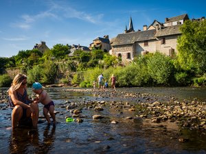 Votre été : Votre été en Aveyron : du chaos rocheux de Roquelaure à la galerie du Don de Fel en passant par les animations médiévales, le belvédère de Rouens, partez à la découverte du territoire, du Causse Comtal à la Truyère