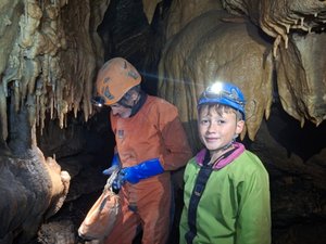 La grotte du Clos del Pous, un trésor souterrain en Aveyron qui se visite avec le spéléologue qui l'a découverte