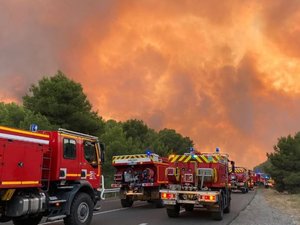 Des incendies monstres et un été de canicules : des sapeurs-pompiers à bout se mettent en grève à la rentrée