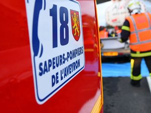 L'arbre tombe sur une ligne de 20 000 volts et provoque un incendie en Aveyron, l'intervention rapide des pompiers
