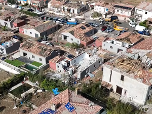 VIDÉO. Les images impressionnantes des pompiers de l'Aveyron venus en renfort à Pomas dans l'Aude après le passage de la tornade