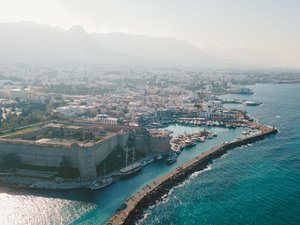 Un ferry avec 270 personnes coule au large de Chypre, le bilan s'alourdit à six morts : ce que l'on sait du drame