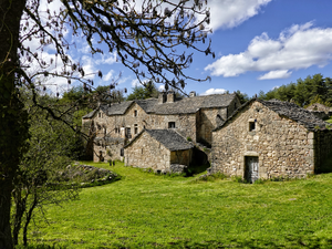 Loto du patrimoine : connaissez-vous cette ferme-hameau de l'Aveyron, retenue par la Fondation portée par Stéphane Bern ?