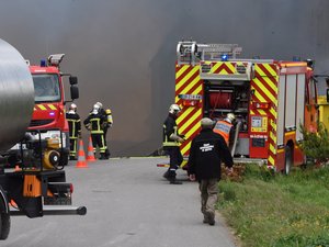 Incendie en Aveyron : le feu détruit 2,5 hectares de récoltes mais ne se propage pas davantage grâce aux pompiers et au propriétaire de l'exploitation