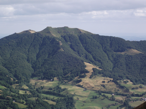 Il installait des pièges photographiques sur un sommet des Monts du Cantal avant de chuter mortellement