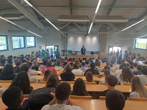 "Si à 20 ans, vous vous plaisez en Aveyron, que vous avez d'opportunités professionnelles, vous pouvez y envisager un projet de vie" : 240 étudiants font leur rentrée en 1ère année à l'IUT de Rodez