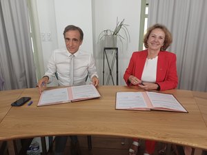 "Nous ne sommes pas des cuisiniers", mais le département de l'Aveyron et la Poste se sont engagés pour renforcer le portage de repas à domicile à domicile