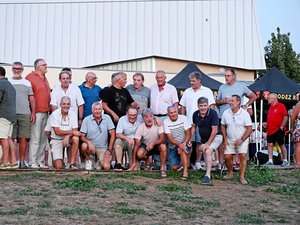 "Votre génération m'a fait rêver pour jouer à Paul-Lignon à mon tour" : à Rodez : quarante ans après, les rugbymen sang et or cultivent leurs liens