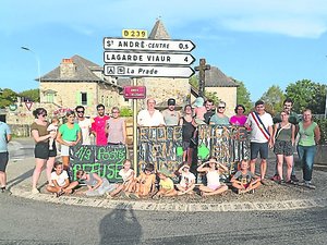 "Encore une fois, l'État nous oublie" : mobilisation pour un poste à mi-temps dans cette école de l'Aveyron