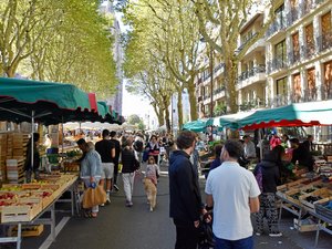 "On aura l'un des plus beaux marchés de France !" À Rodez, le rendez-vous phare du samedi matin quitte le boulevard d'Estourmel pour la place de la Cité
