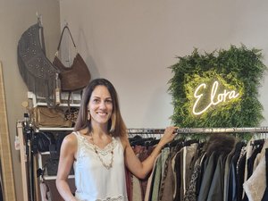 "Transformer votre salon en boutique" : en Aveyron, Julie Solier est la reine du shopping à domicile