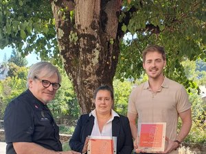 En visite dans ce village de l'Aveyron, "Tables et Auberges de France" distribue trois nouveaux labels de qualité