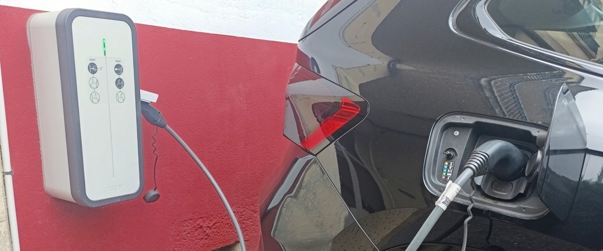 NOTRE DOSSIER. La voiture électrique accélère en Aveyron (2/3) : nombre de points de recharge, adaptation au milieu rural et aux routes du département… Le territoire est-il prêt pour faire face à cette révolution ?