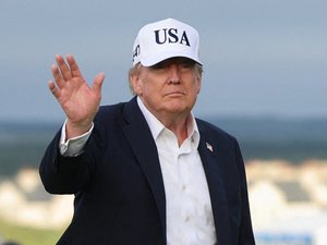 "Si l'intention est mauvaise..." : Donald Trump sort les griffes et fustige le projet de rapprochement entre l'Union européenne et le Canada