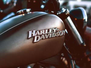 En Harley-Davidson, le maire est contrôlé à 97 km/h au lieu de 50 dans sa propre commune, son permis a été suspendu