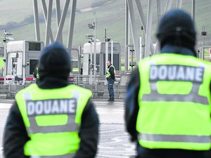 Cocaïne, ecstasy et nouvelles drogues de synthèse : le viaduc de Millau, goulot d'étranglement sur l'A75 du trafic européen de stupéfiants