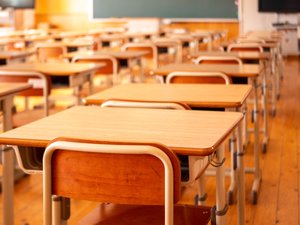 "Cinq ans d'études pour m'inscrire au RSA" : la détresse de ces professeurs suspendus à un appel du rectorat de Toulouse, dans l'attente d'une affection trois semaines après la rentrée