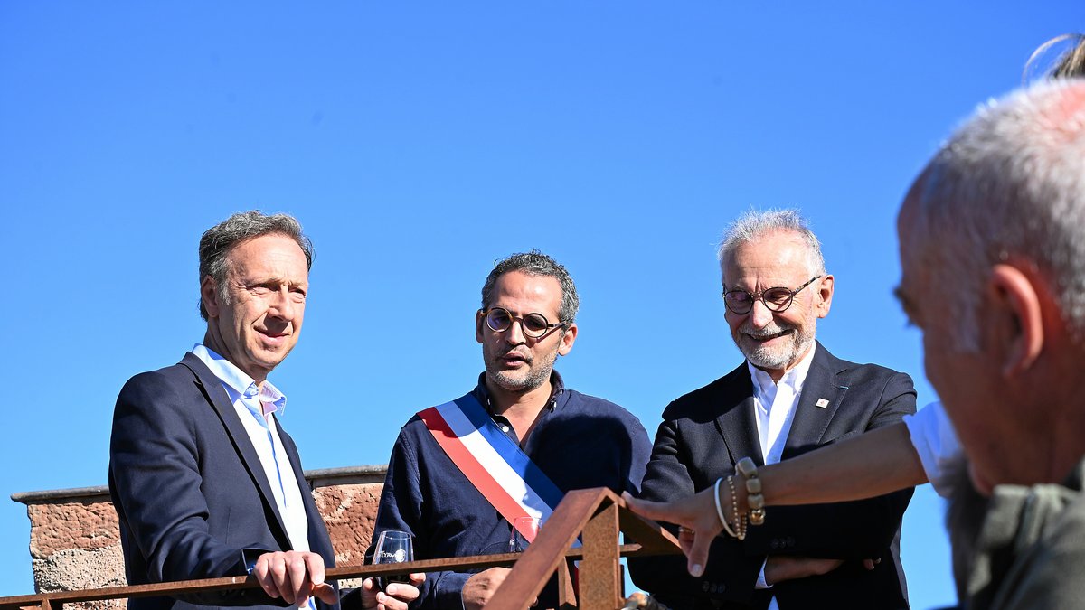 "Je ne pensais pas qu’il y avait un tel trésor compilant tant de strates de l’histoire" : la Mission Stéphane Bern investit dans la pierre en Aveyron