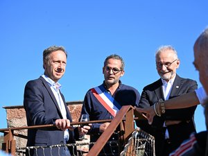 "Je ne pensais pas qu'il y avait un tel trésor compilant tant de strates de l'histoire" : la Mission Stéphane Bern investit dans la pierre en Aveyron