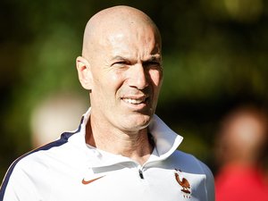 "C'est mon rêve d'être en face de vous" : quand un journaliste turc demande un autographe à Zinédine Zidane en pleine conférence de presse