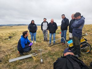 "On compte jusqu'à 100 espèces de plantes différentes" : les prairies de l'Aubrac, terrain de jeu pour la recherche