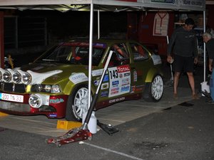 Automobile : "L'atmosphère est bien différente quand on roule de nuit", retour d'une spéciale nocturne pour ouvrir le rallye des rives d'Olt