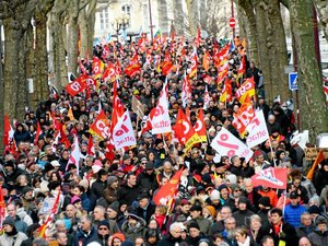 Grève du 29 septembre : professeurs, pompiers, personnel hospitalier... Qui va descendre dans la rue à l'appel de l'intersyndical ce mardi ?