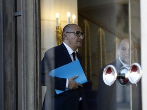 "Ce sont des jeunes qui veulent être entendus" disent les syndicats, le gouvernement annonce 164 interpellations lors des blocus des lycées et les qualifie de "violences urbaines"