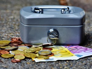 C'est une première depuis 80 ans : la dette publique de la France a atteint 119 % du PIB, elle s'élève à 3 595,5 milliards d'euros