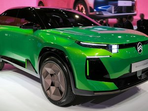 Manque de batteries pour les voitures électriques : trois usines de Stellantis en France vont fermer temporairement en octobre