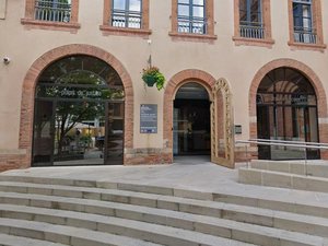 Le tribunal suspend son audience pendant 45 minutes pour attendre la prévenue, le convoi pénitentiaire était bloqué par un accident sur l'autoroute