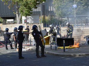 "Impossible de faire entendre nos revendications" : tensions et interpellations lors de cette nouvelle journée de manifestation des lycéens à Rodez