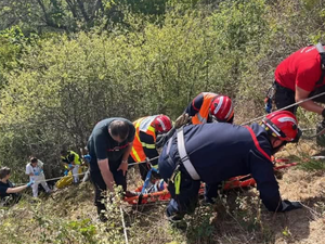 Un vététiste fait une chute dans une zone très escarpée en Aveyron, l'hélicoptère intervient pour le sortir d'affaire