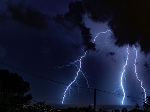 CARTE. Orages, pluie et risque d'inondation : 39 départements basculent en vigilance jaune dont toute l'Occitanie, un épisode méditerranéen annoncé dans la soirée et la nuit, à quoi s'attendre ?