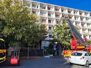 Après avoir échappé à un arrêté d'expulsion, cet immeuble de Toulouse qui abritait près de 150 mineurs isolés n'a pas échappé aux flammes, 6 blessés
